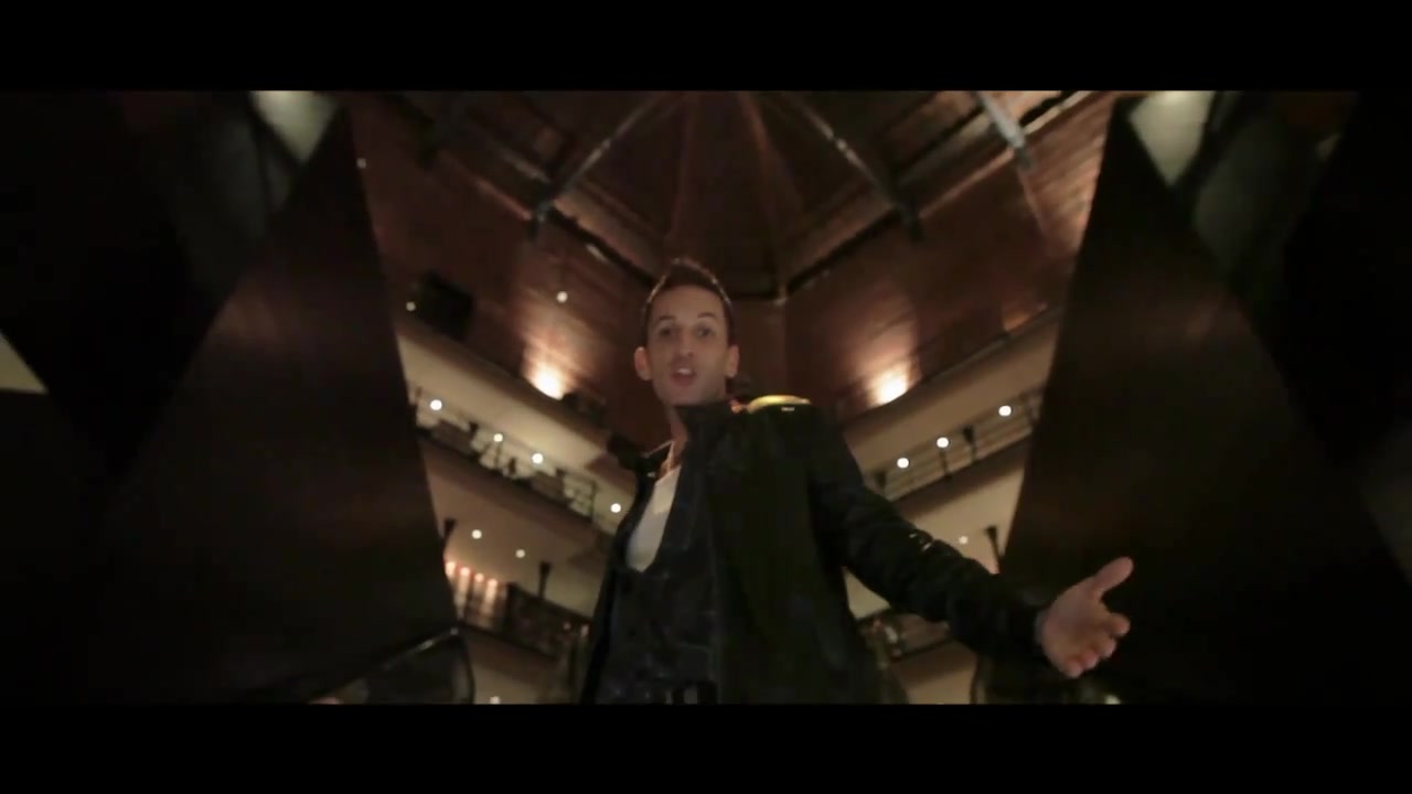 Clinton_Sparks_Ambiguous_ft__Mike_Posner___Big_SeanOfficial_Music_Video_-_YouTube_129.jpg