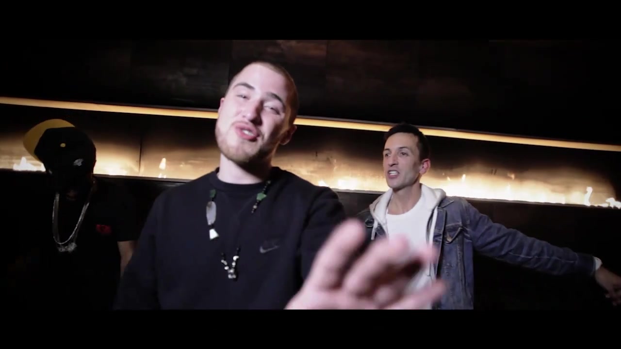 Clinton_Sparks_Ambiguous_ft__Mike_Posner___Big_SeanOfficial_Music_Video_-_YouTube_149.jpg