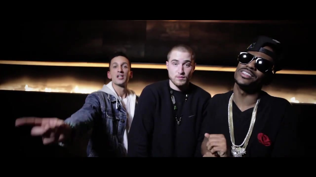 Clinton_Sparks_Ambiguous_ft__Mike_Posner___Big_SeanOfficial_Music_Video_-_YouTube_155.jpg