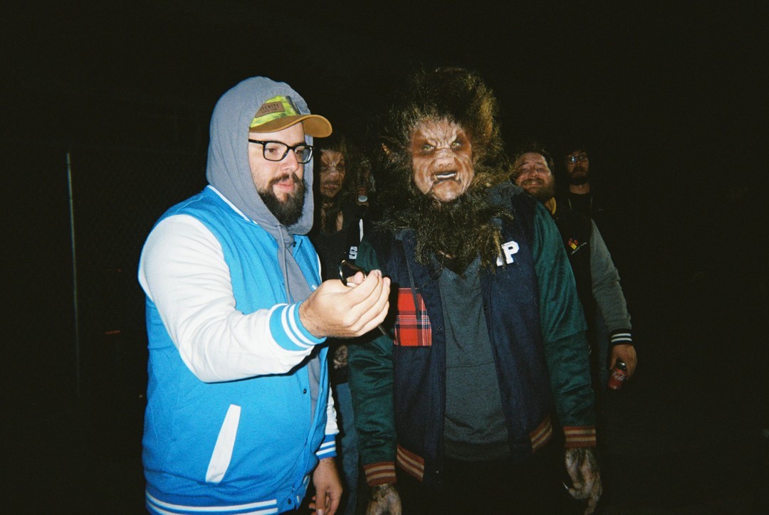 Mike Posner behind the scenes of the "Howling At The Moon" music video
Photo credit: instagram.com/juni.vis
