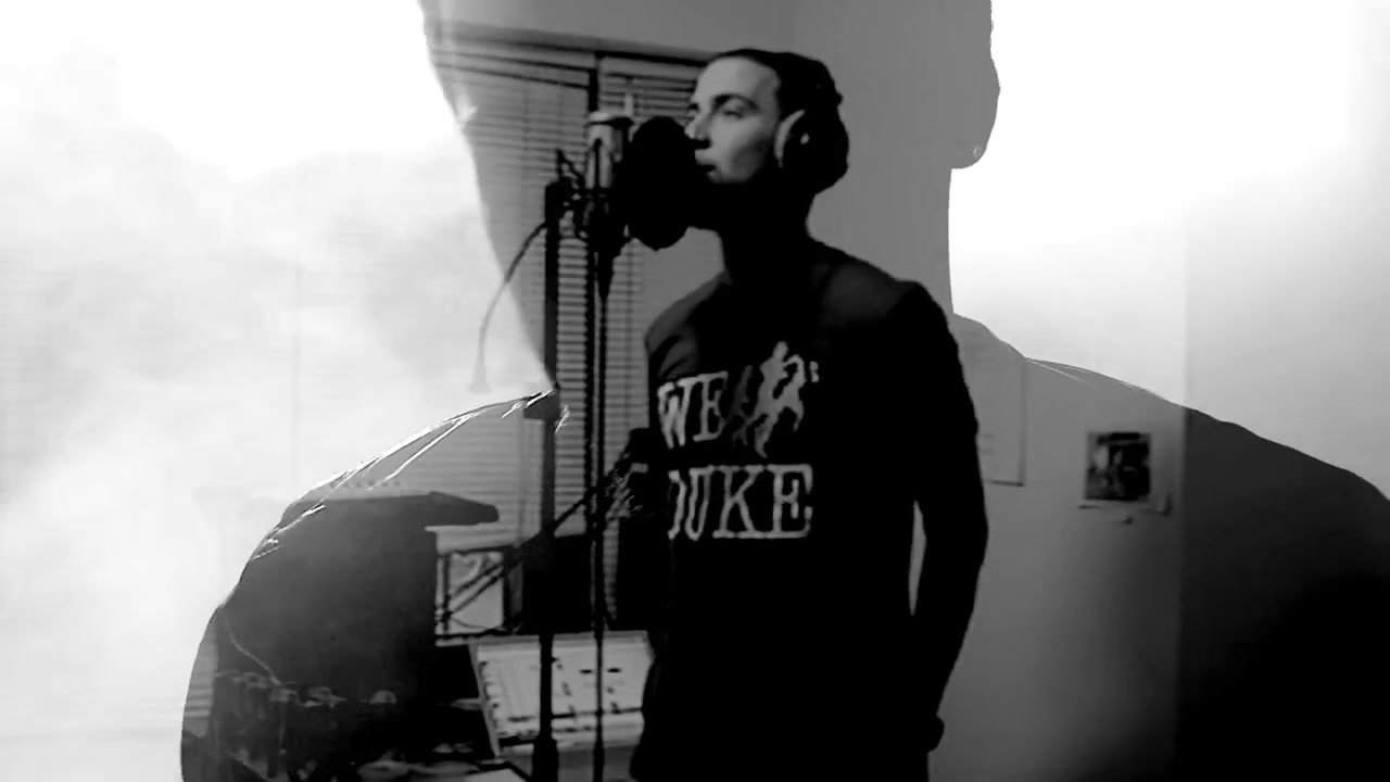 Mike_Posner_-_My_Light_28Official_Video29_185.jpg