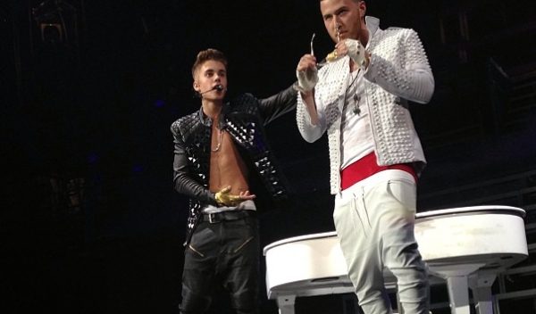 Mike Posner & Justin Bieber Pranks Onstage – Believe Tour in Indianapolis – July 10