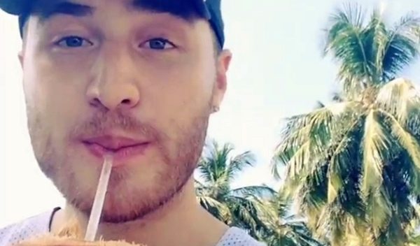 Mike Posner on Vacation in Puerto Rico